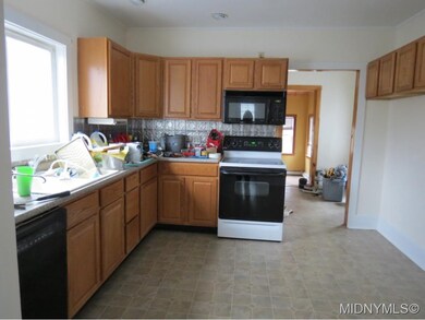 Oak kitchen Cabinets
