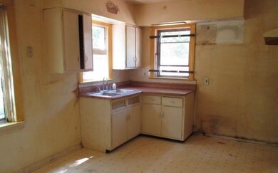 2522 Crest Rd, Gary, IN 46408 - photo 3