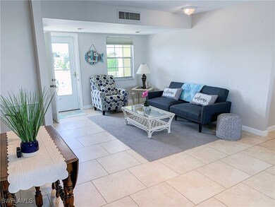 Entry sitting area