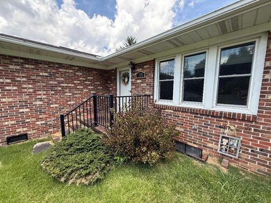 211 Philpot Ave, Richlands, VA 24641 - photo 5