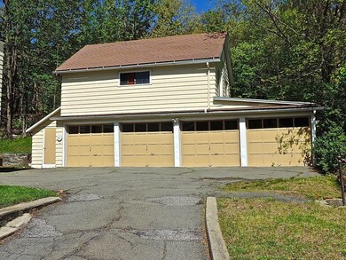 33 S Maple St, Shelburne Falls, MA 01370 - photo 2