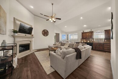 841 Jodie Dr, Weatherford, TX 76087 - photo 2