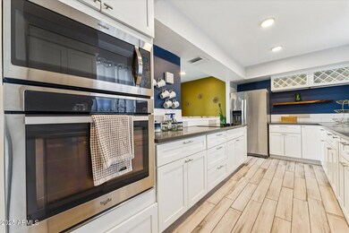 3242 E Camelback Rd unit 105, Phoenix, AZ 85018 - photo 7