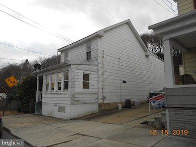 504 Washington St, Tamaqua, PA 18252 - photo 2