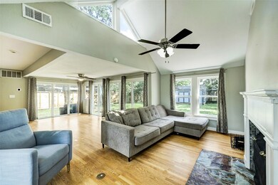 713 Sue Barnett Dr, Houston, TX 77018 - photo 5