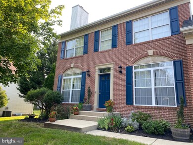 1702 Old Drummer Boy Ln, Fort Washington, MD 20744 - photo 2