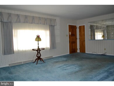 4011 Crestline Dr, Reading, PA 19606 - photo 2