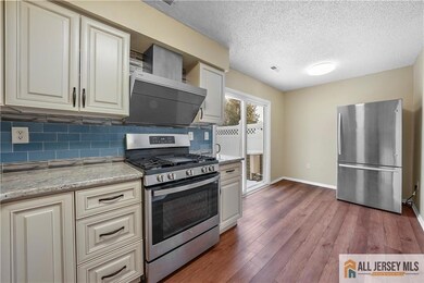 52 Curtis Ct unit 52, Kendall Park, NJ 08824 - photo 7