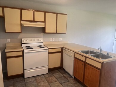 201 S Baggett St unit 1, Prairie Grove, AR 72753 - photo 4