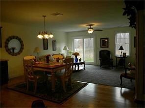 608 Graycoach Ln unit 608, Cranston, RI 02921 - photo 2