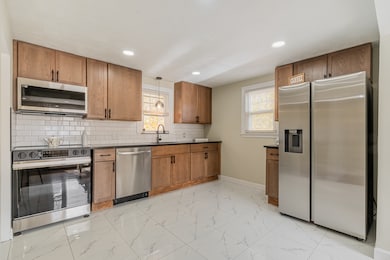 5 Cornell St, Plainville, CT 06062 - photo 4