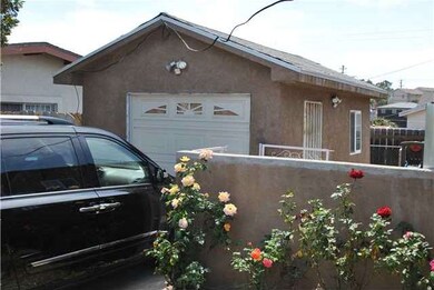 Garage 3866 Winona Ave