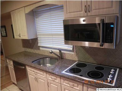 27 Mercer Ln, Manalapan, NJ 07726 - photo 4