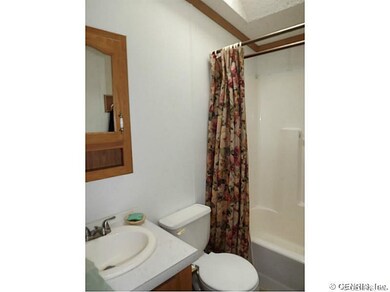 Bathroom. Guest Bath with Skylight!