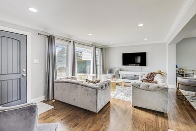 7316 Palma Ln, Morton Grove, IL 60053 - photo 4