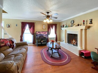 374 Pine Log - Family room