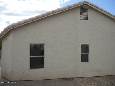 023-312756 back left