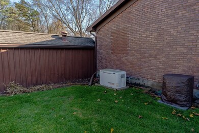 65 Northgate Dr, Albany, NY 12203 - photo 2