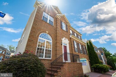 9124 Lake Tower Ln, Fort Belvoir, VA 22060 - photo 2