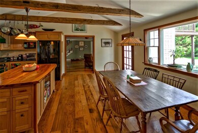 dining area in kitchen