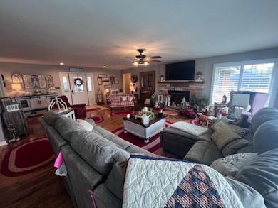 202 Lea St, South Point, OH 45680 - photo 4