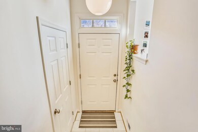 7 Rosebay Ct, Germantown, MD 20874 - photo 2