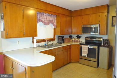 375 Wayburn St, Greencastle, PA 17225 - photo 6