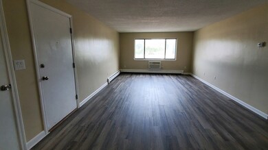 3 Hallmark Gardens unit 12, Burlington, MA 01803 - photo 4