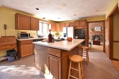 35 Briarbrook Dr, East Greenwich, RI 02818 - photo 2