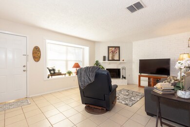 4014 Laura Leigh Dr unit 4014, Friendswood, TX 77546 - photo 5