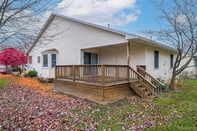 7352 Cross Creek Dr, Swartz Creek, MI 48473 - photo 3