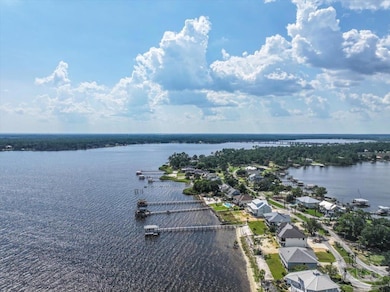 7825 Petersen Point Rd, Milton, FL 32583 - photo 5