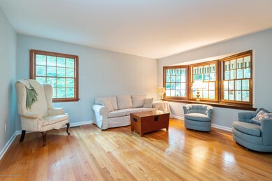 03_19TallTreeRd_1_LivingRoom_HiRes