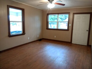 902 Sycamore St, Athens, TX 75751 - photo 4