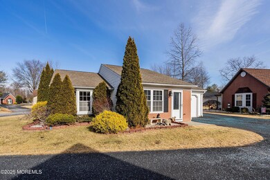 24 Jaffreyton Close unit 462, Freehold, NJ 07728 - photo 2