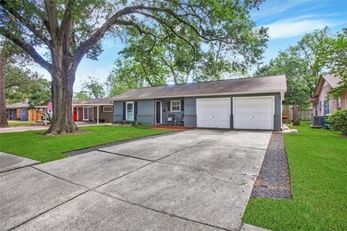 5113 De Lange Ln, Houston, TX 77092 - photo 2