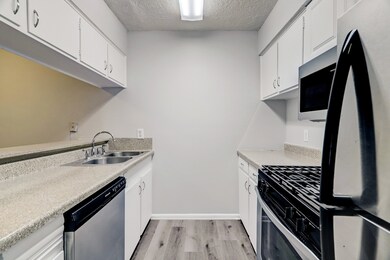 1645 W Main St unit 13, Houston, TX 77006 - photo 7
