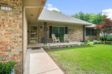 Cover Frint Porch