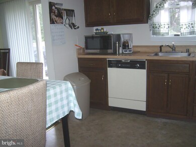 4418 Cherry Tree Ln, Sykesville, MD 21784 - photo 6