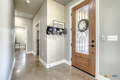 Entry/foyer
