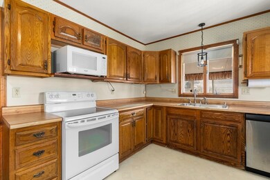 356 East St unit 358, Ludlow, MA 01056 - photo 4