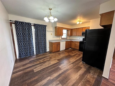 1413 W Washington St, Winterset, IA 50273 - photo 5