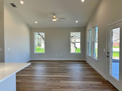 1115 Neches St, Lockhart, TX 78644 - photo 6