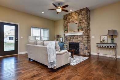 1067 S Cumberland Ave, Republic, MO 65738 - photo 6