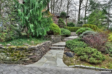 133 Oak Dr, Upper Saddle River, NJ 07458 - photo 5