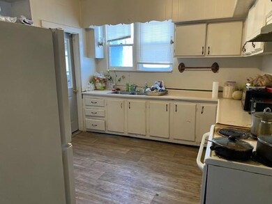 524 Middlebury St, Elkhart, IN 46516 - photo 2