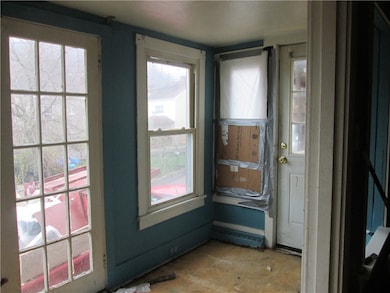 105 Davis St, Pittsburgh, PA 15209 - photo 2