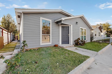 2007 Red Cloud Dr, Dallas, TX 75217 - photo 3