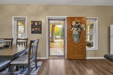 (5) MAIN FLOOR Front Entrance