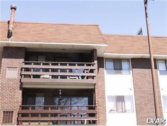 1590 Alta Dr unit 18, Whitehall, PA 18052 - photo 2